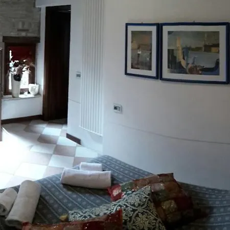 In A Lovely Garden Biennale Flat Apartment *