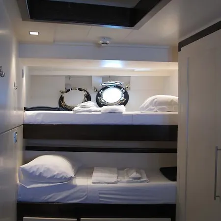 Úszó hotel Yacht Bert Venezia