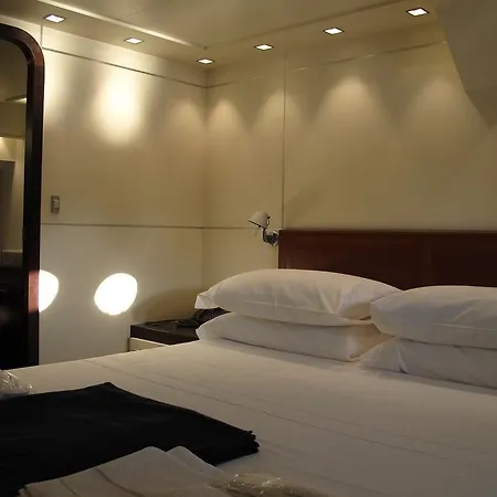 Úszó hotel Yacht Bert Venezia Velence