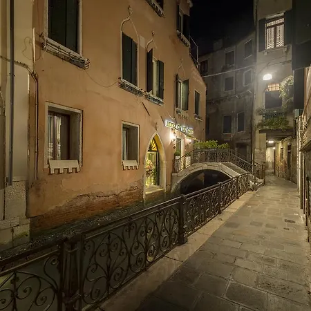 Ca' Dei Conti Hotel 4*