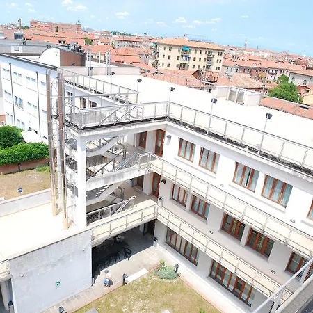 Sunny Terrace Hostel Venice