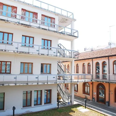 Sunny Terrace Venice