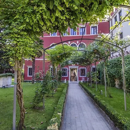 Ca' Nigra Lagoon Hotel 4*