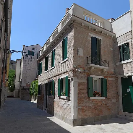 Ca' Del Gallo Guest house