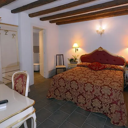 Ca' Del Gallo Guest house 2*
