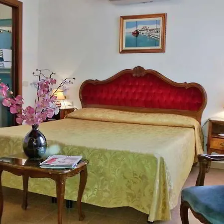 Ariel Silva 2* Venedig