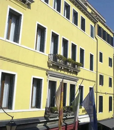 Hotel Amadeus 4*