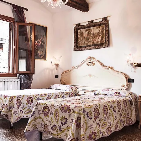 Guest house Alloggi Ss Giovanni E Paolo