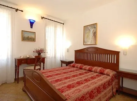 Hotel Ca' Due Leoni 3*