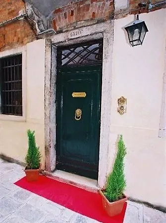 Locanda Correr 3*