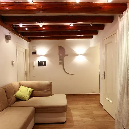 Apartment Ca Sacrestia *