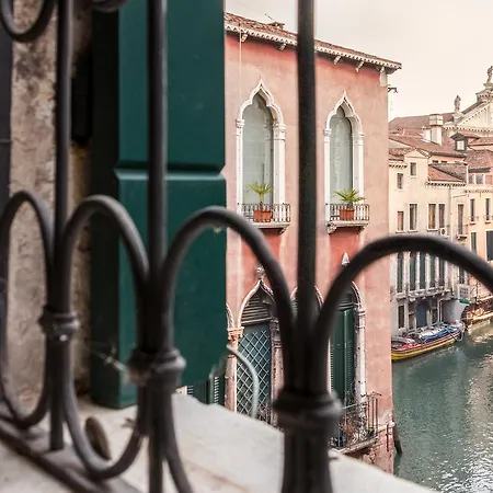 La Fenice Double Canal View * Wenecja