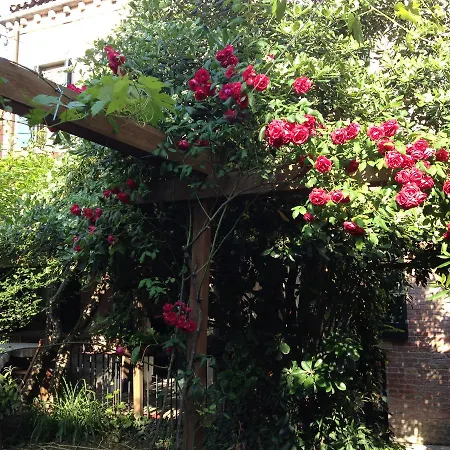 Bed & Breakfast Allo Squero *