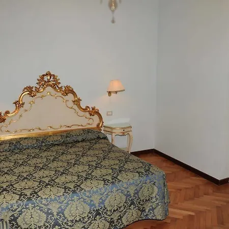 Bed & Breakfast Alloggi Santa Sofia 2*