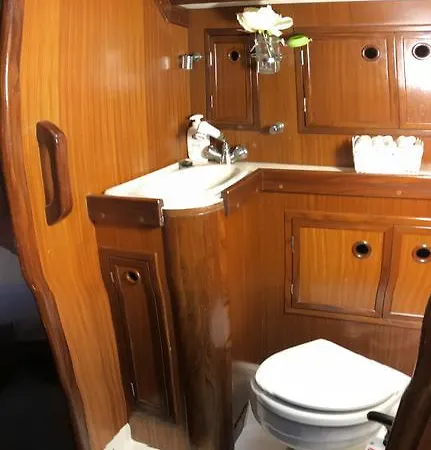 Bed&boat Eolo 3 Botel *