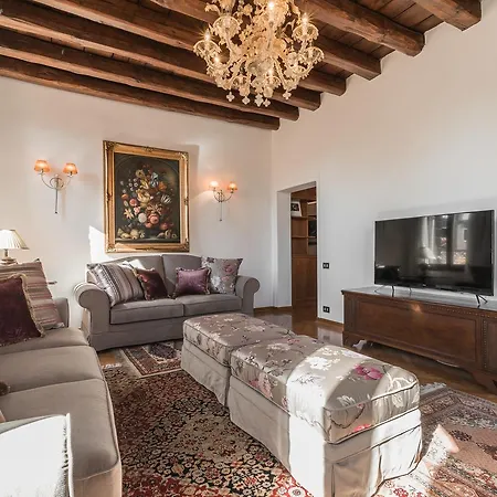 San Provolo Apartment