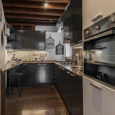 Apartment San Provolo Venice