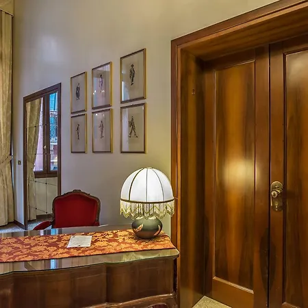 Piccola Fenice 3* Venice