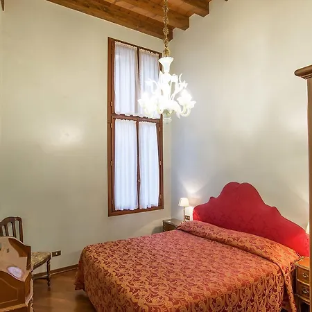Piccola Fenice 3* Venice