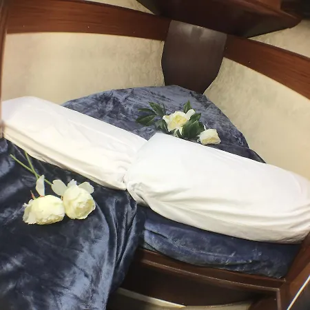 Botel Bed&boat Eolo 3 *