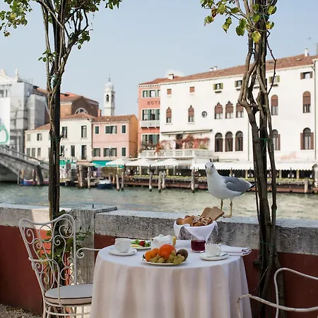 Hotel Ca' Nigra Lagoon 4*