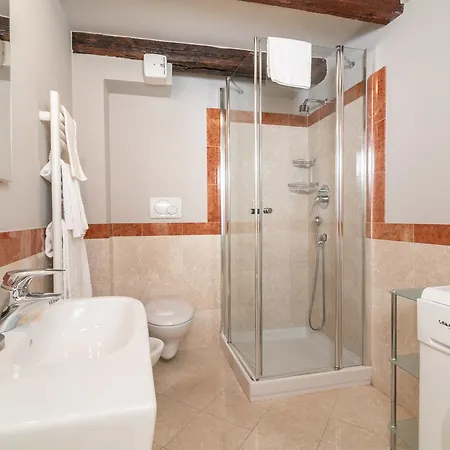 Ve.n.i.ce Cera San Marco Terrace Apartment Venice