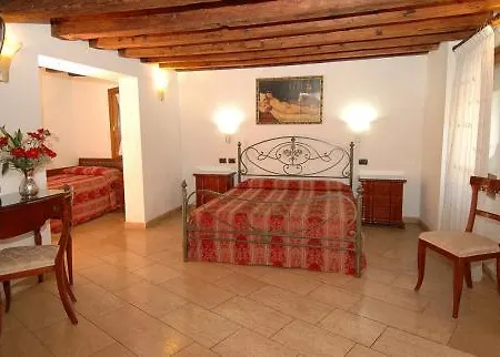 Ca' Due Leoni Hotel Venise