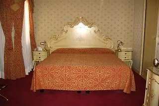 Al Leon Oda ve Kahvaltı