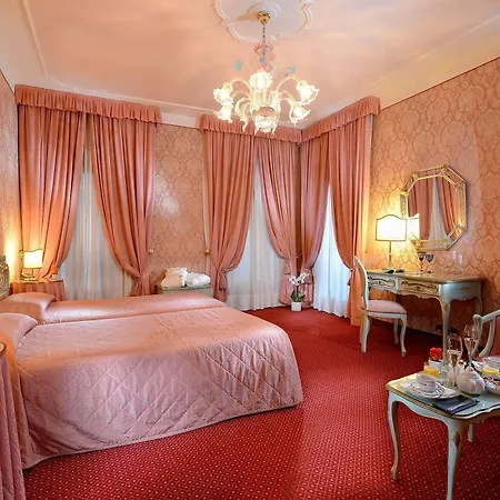 Rialto Hotel 4*