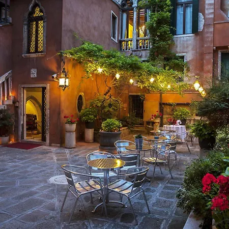 Hotel San Moise 3*