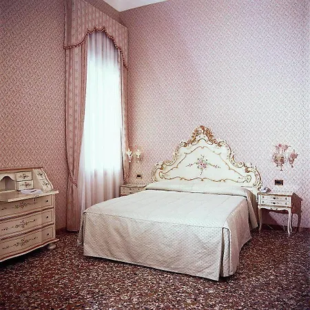 Hotel Tre Archi 3*