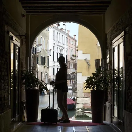 Ca' D'oro - Wenice Deep Culture Hotel
