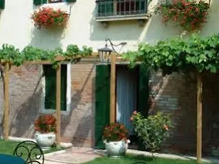 Casa Rezzonico Bed & Breakfast 2*