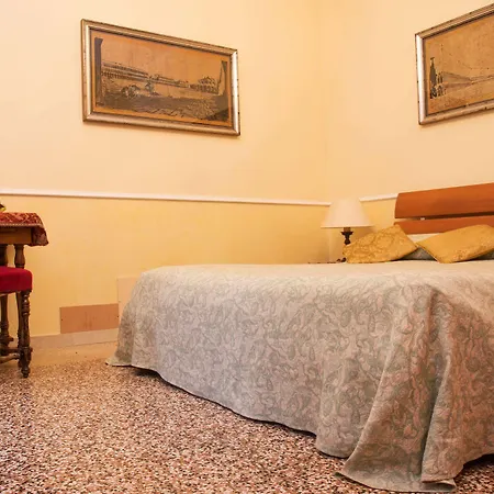 Apartment Fenice Venice