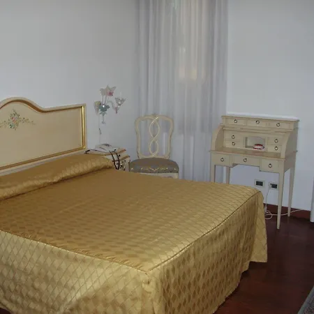 Orion Hotel 2*