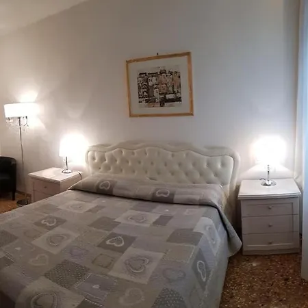 Angolo Fiorito 3* Venice