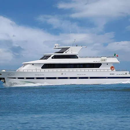Hotel Sarah Cruise