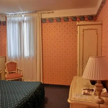 Diana Hotel 3*