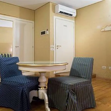 Residenza Nobile - Locazione Turistica בית הארחה