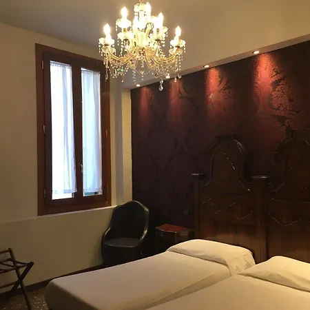 Guest house Locanda Leon Bianco On The Grand Canal 3*