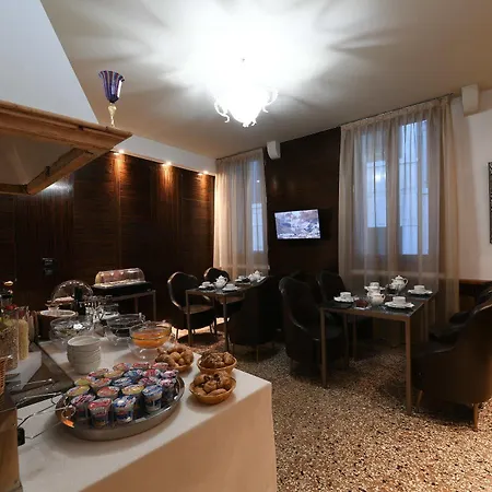 Locanda Leon Bianco On The Grand Canal Guest house Venice