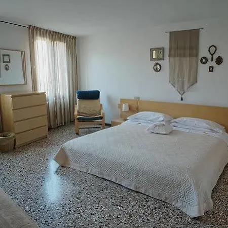 Πανσιόν And - Private In Shared Βενετία