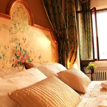 The Charm Apartment Venice