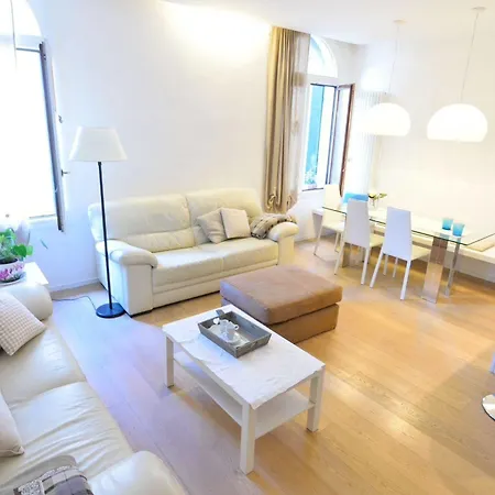 Al Campaniel Bed & Breakfast
