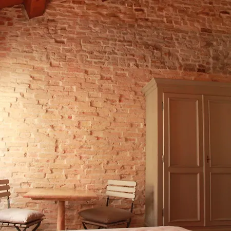Bed & Breakfast Rosso Charm