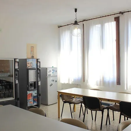 Hostel Hostel Biennale