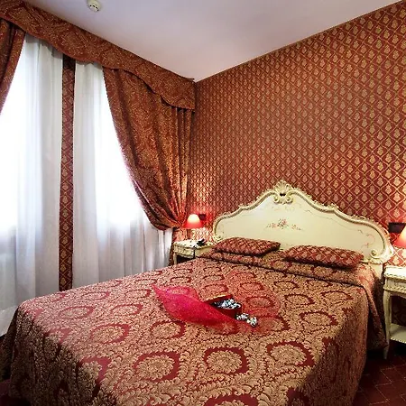 Mignon Hotel 3*