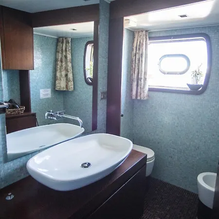 Úszó hotel Yacht Bert Venezia