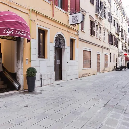 Agli Artisti Hotel 3*