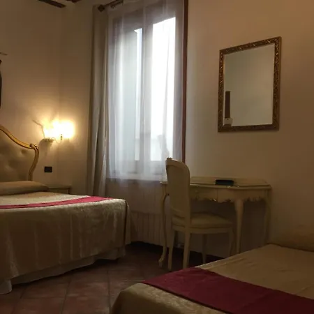 Guest house Alloggi Ss Giovanni E Paolo Venice